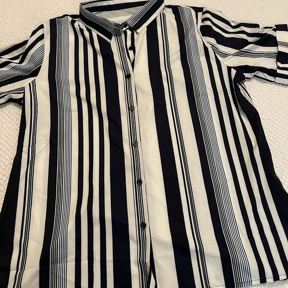 Summer dress shirt. - Picture 1 of 2